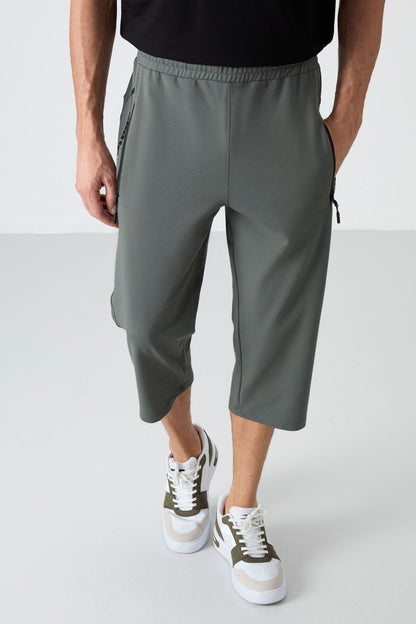 Zippered Pocket Standard Fit Classic Hem Men's Capri - 83091