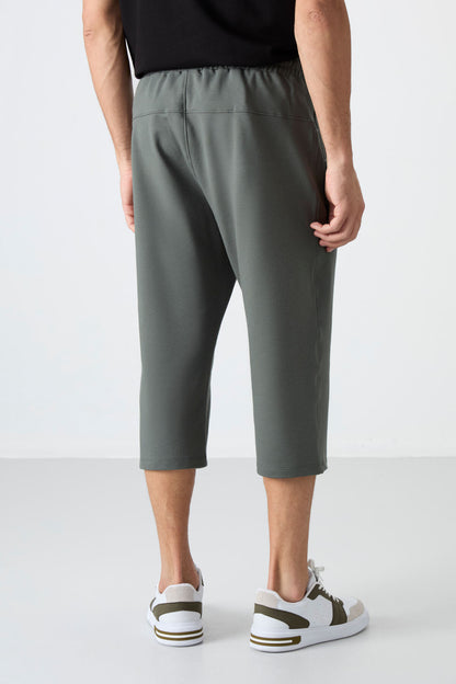 Zippered Pocket Standard Fit Classic Hem Men's Capri - 83091