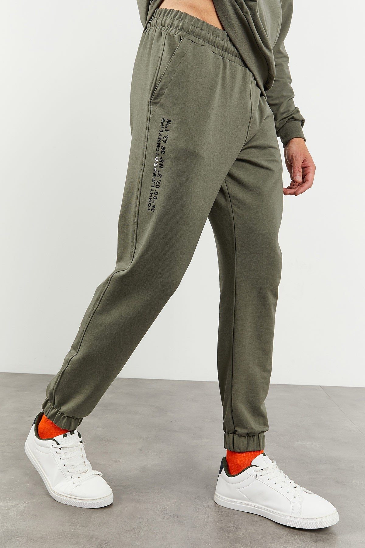 Hooded Kangaroo Pocket Elastic Cuffed Men's Oversize Tracksuit Set - 85117