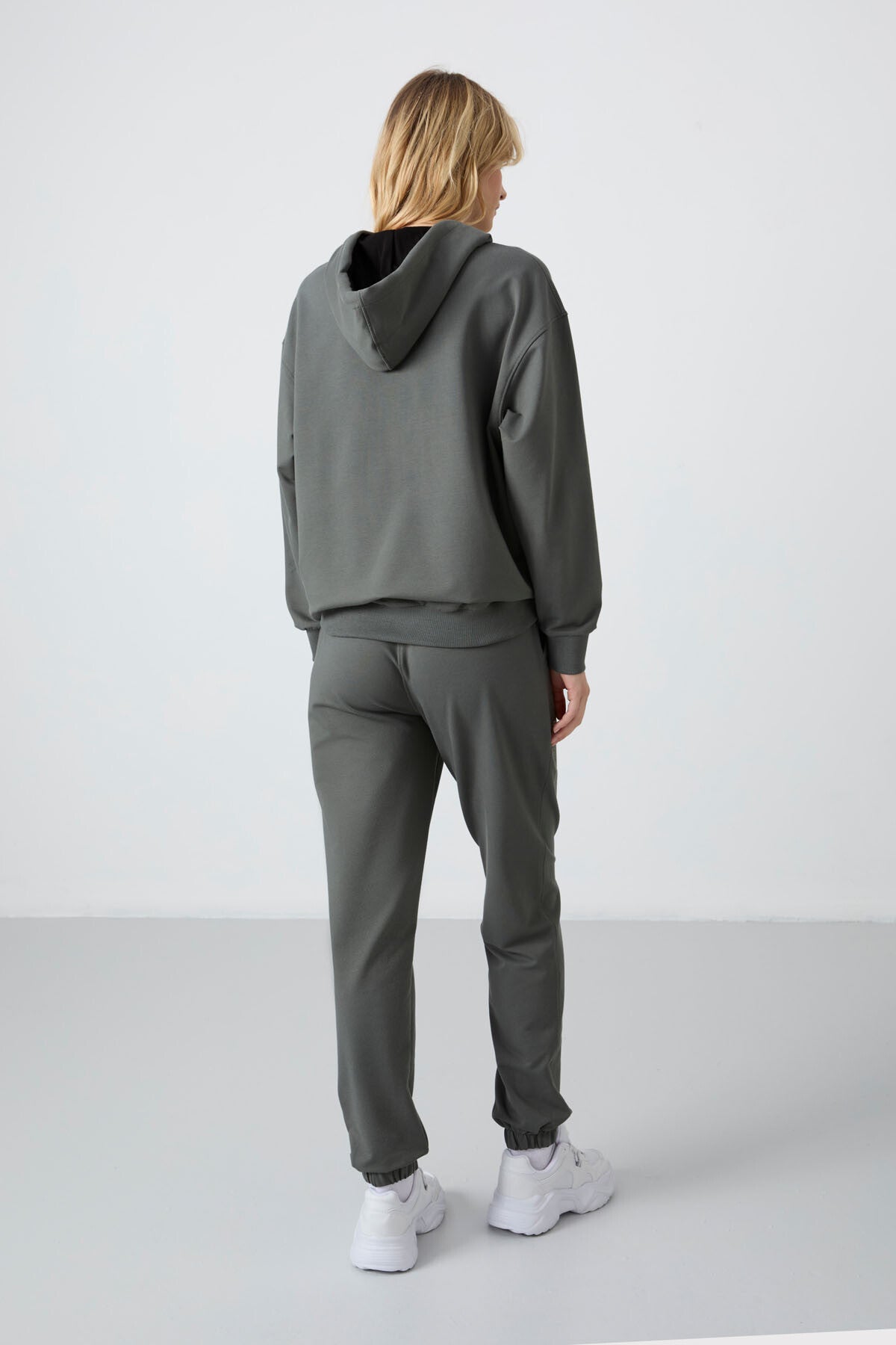 Hooded Kangaroo Pocket Oversize Elastic Cuffed Women's Tracksuit Set - 95288
