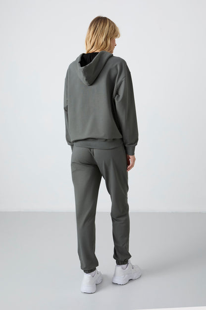Hooded Kangaroo Pocket Oversize Elastic Cuffed Women's Tracksuit Set - 95288