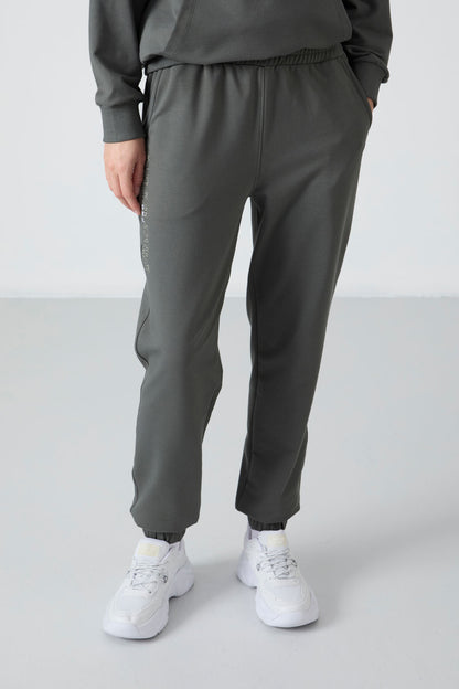 Hooded Kangaroo Pocket Oversize Elastic Cuffed Women's Tracksuit Set - 95288