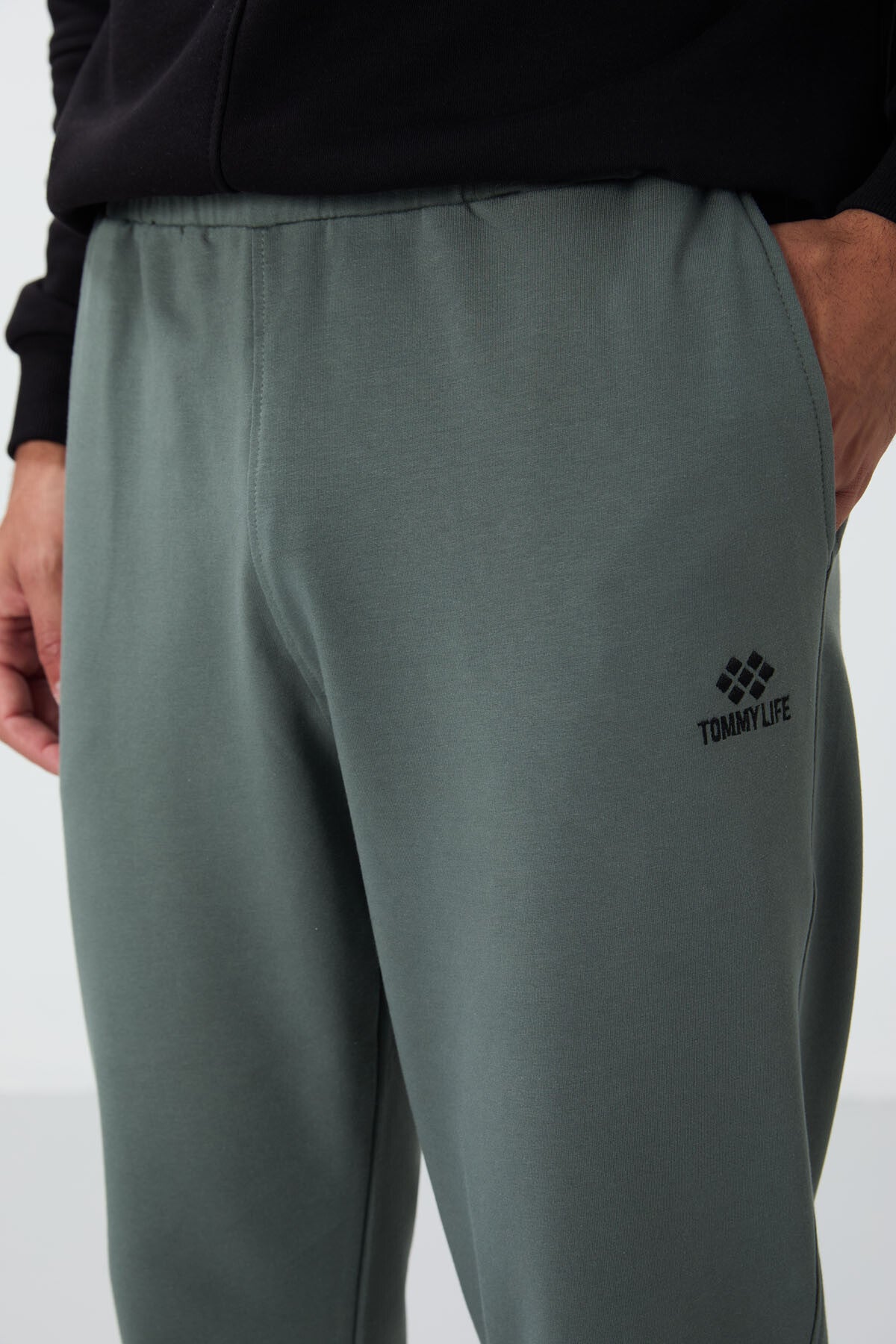 Classic Pocketed Standard Fit Cuff Men's Tracksuit Bottom - 84652