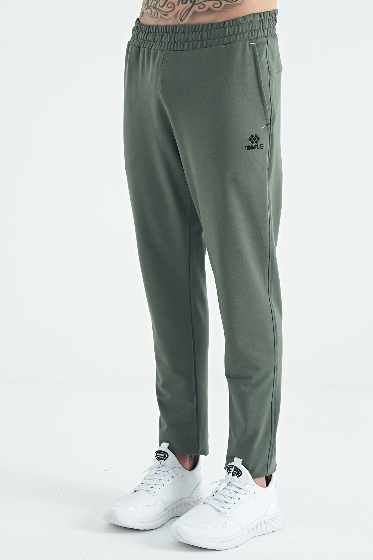 Logo Embroidery Detailed Side Pocket Standard Fit Men's Tracksuit Bottom - 84967
