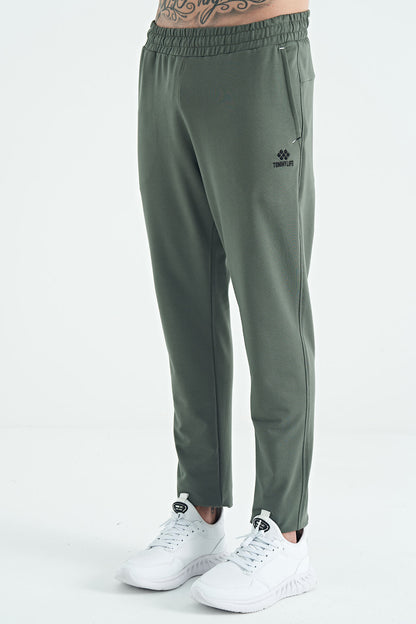 Logo Embroidery Detailed Side Pocket Standard Fit Men's Tracksuit Bottom - 84967