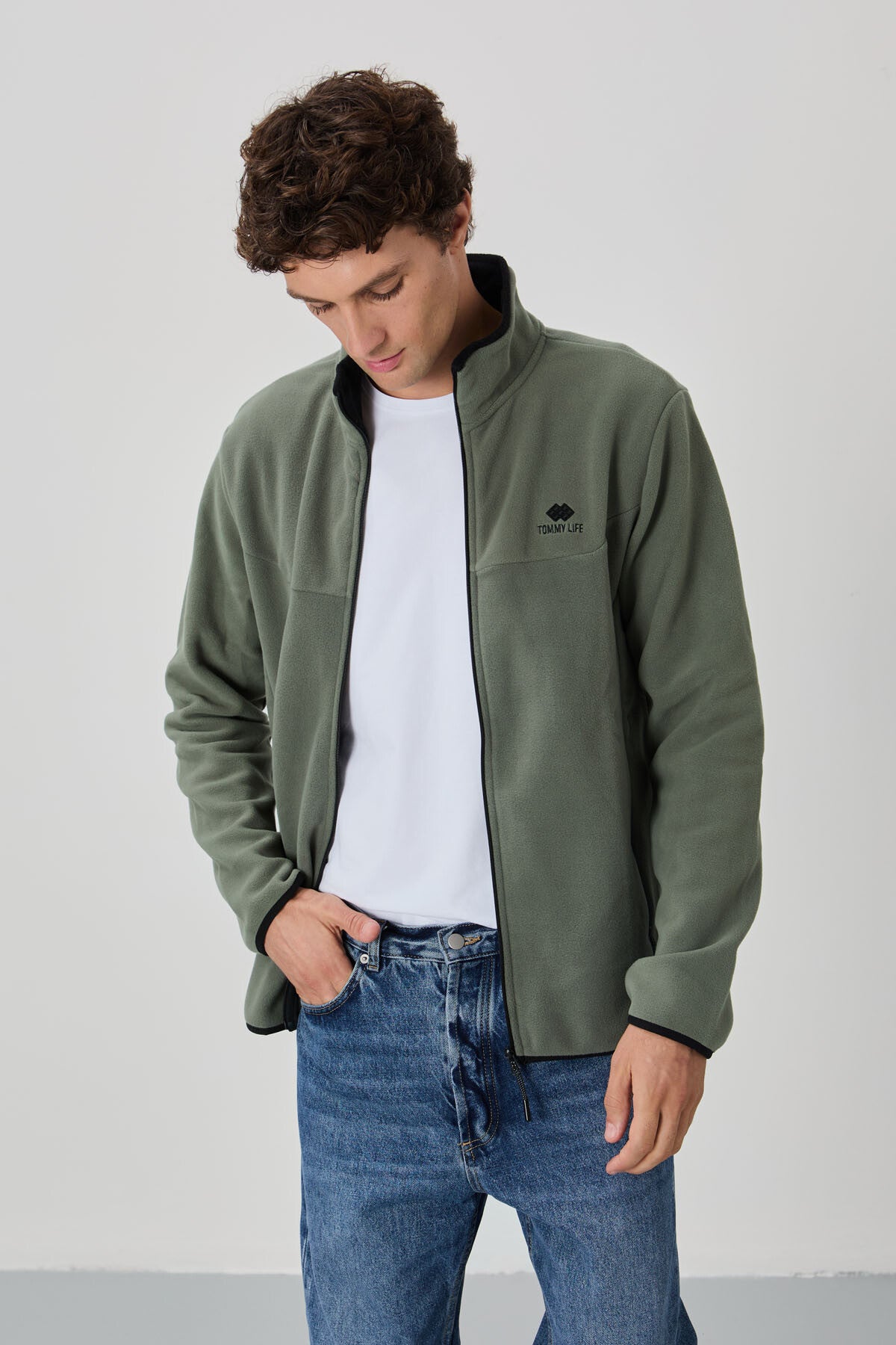 Spring Seedling Embroidered High Collar Zippered Standard Fit Men's Sweatshirt Fleece - 87992