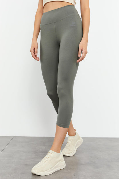 High Waist Slim Fit Tapered Leg Women's Capri Tights - 93097