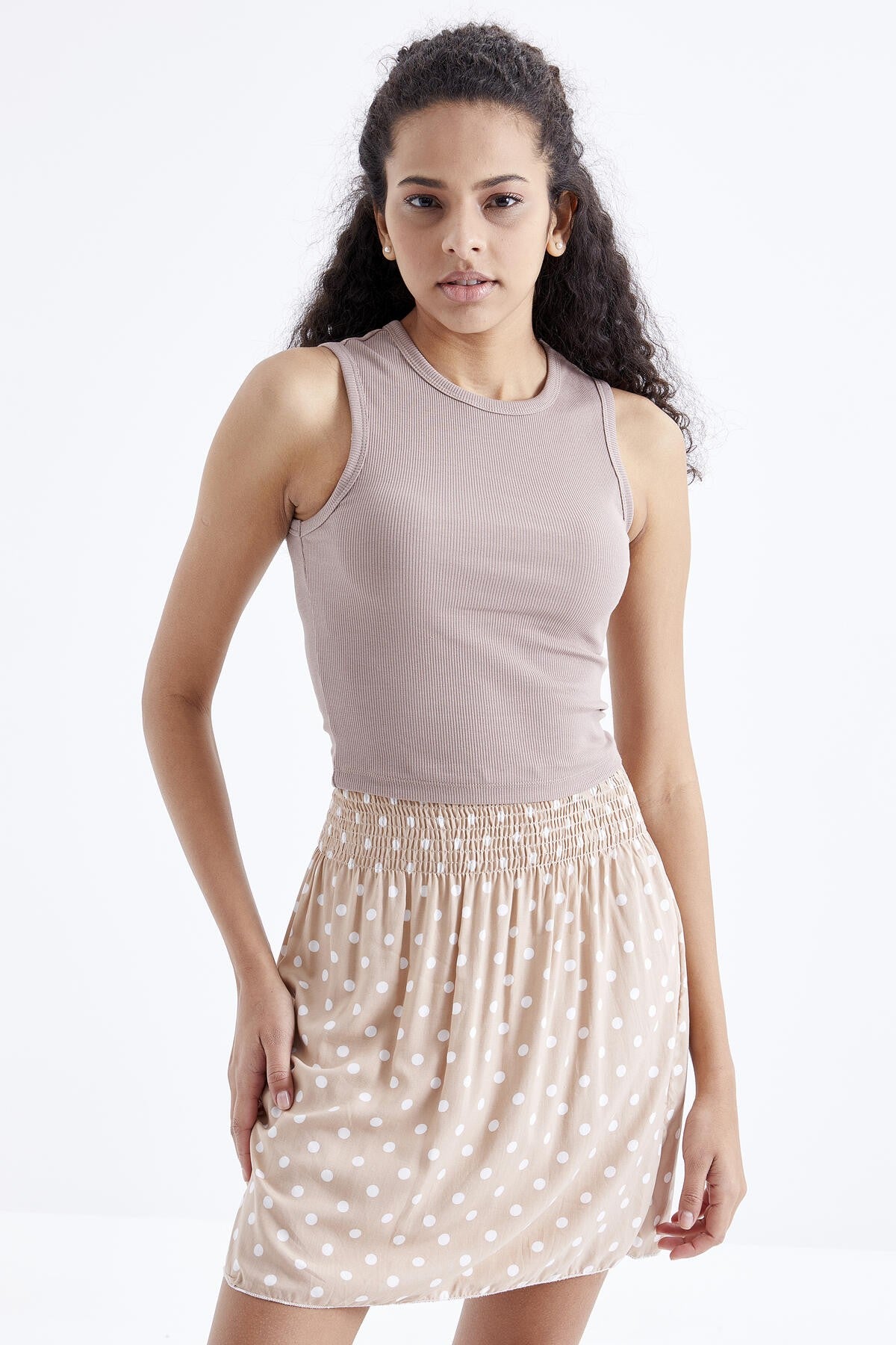 Camel Basic Sleeveless O Neck Women's Crop Top Tank Top - 97204