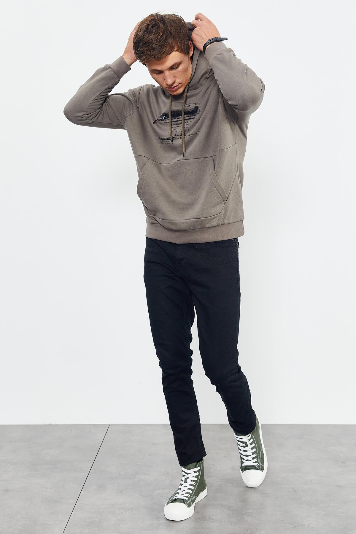 Hooded Kangaroo Pocket Comfort Fit Men's Sweatshirt with Camel Print - 88019