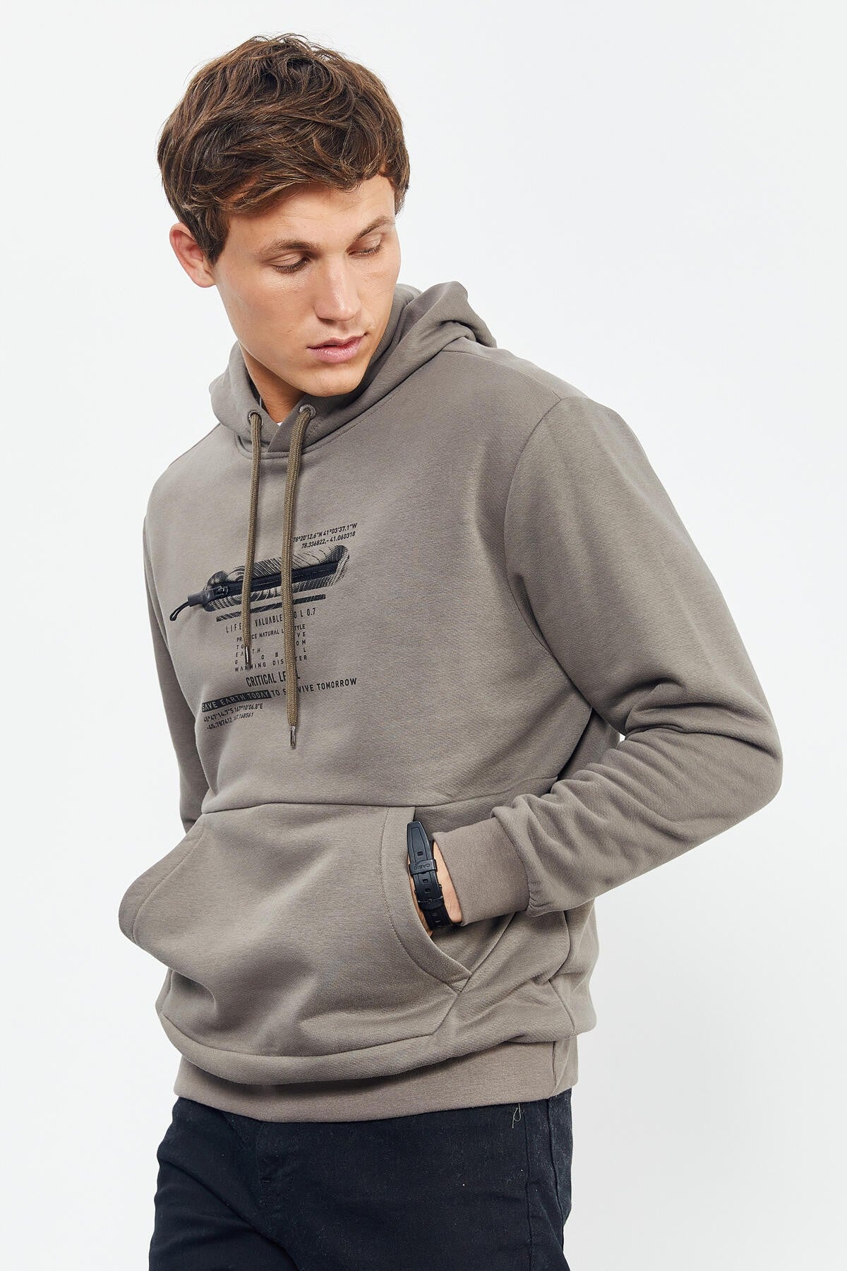 Hooded Kangaroo Pocket Comfort Fit Men's Sweatshirt with Camel Print - 88019