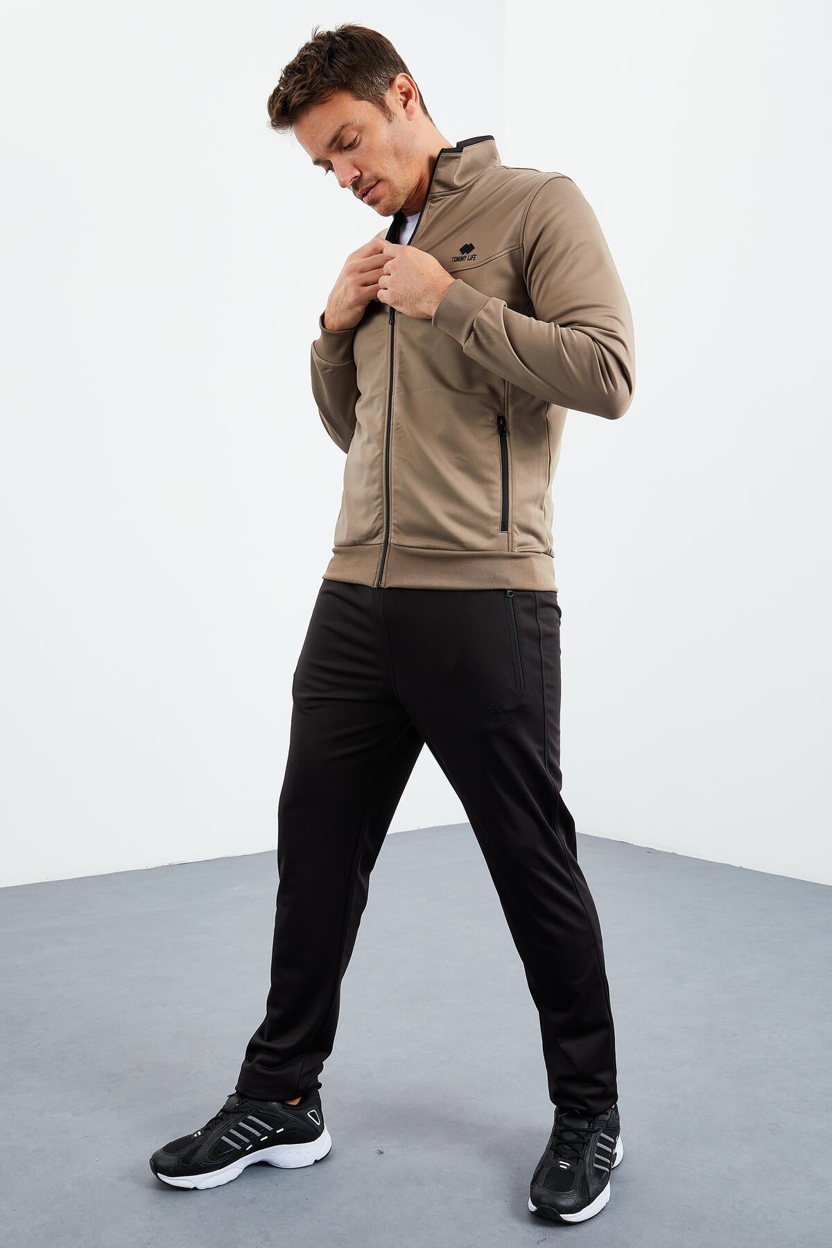 Camel - Black High Collar Zippered Standard Fit Classic Cuff Men's Tracksuit Set - 85162