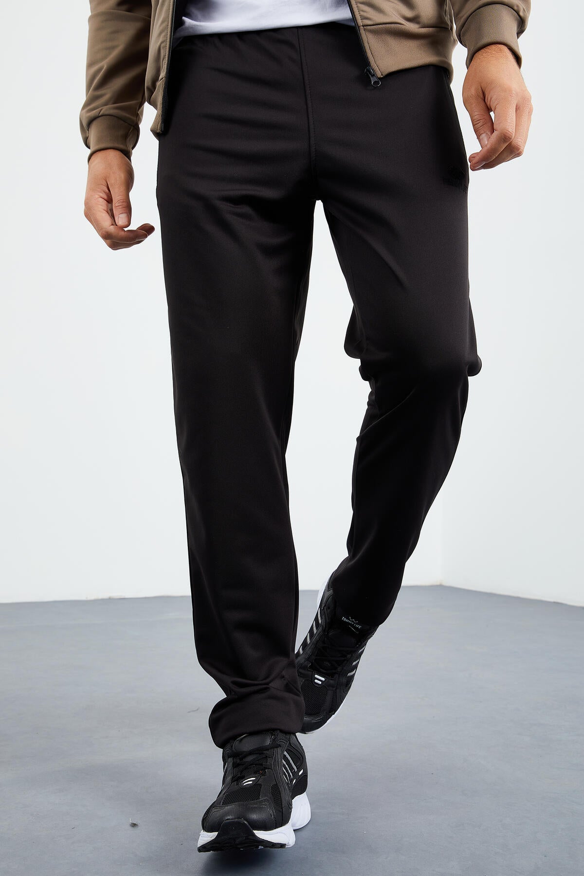 Camel - Black High Collar Zippered Standard Fit Classic Cuff Men's Tracksuit Set - 85162