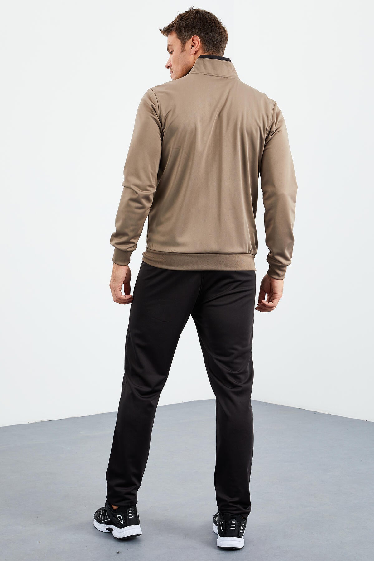 Camel - Black High Collar Zippered Standard Fit Classic Cuff Men's Tracksuit Set - 85162