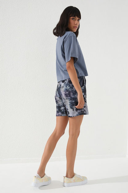 Plato Pattern Laced Comfort Fit Bermuda Women's Shorts - 91005