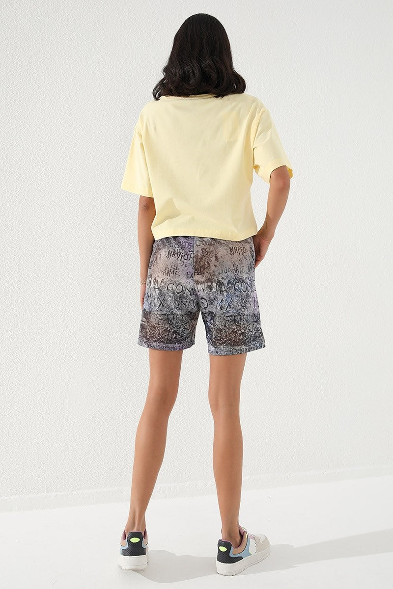 Plato Print Batik Pattern Laced Comfort Fit Bermuda Women's Shorts - 91004