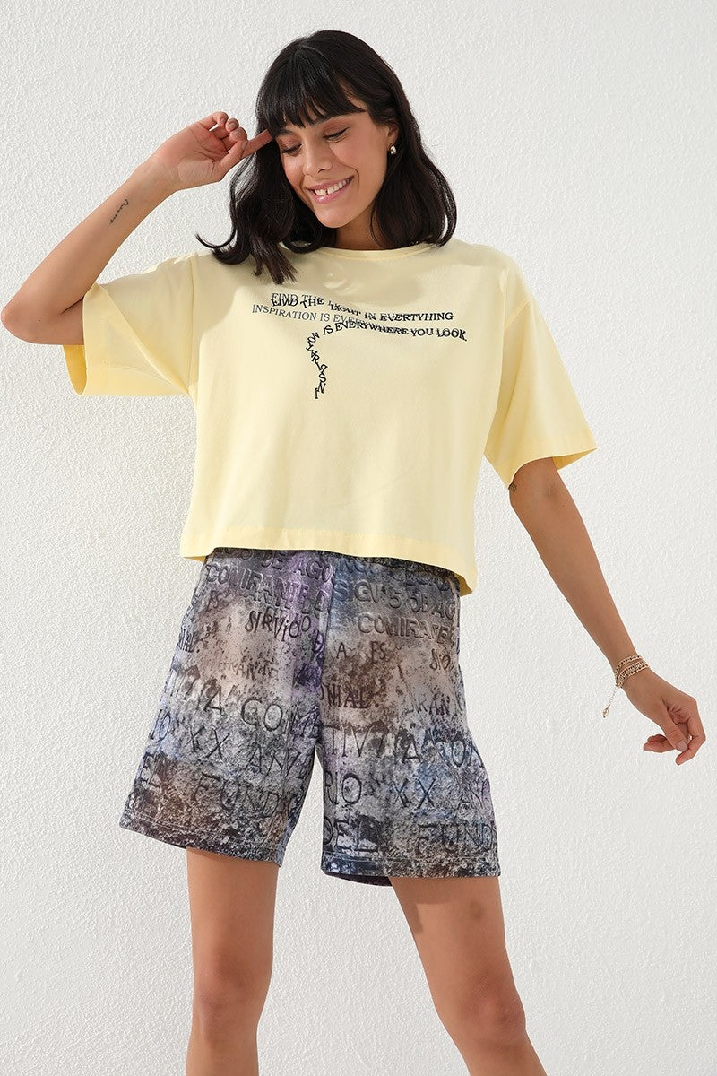 Plato Print Batik Pattern Laced Comfort Fit Bermuda Women's Shorts - 91004