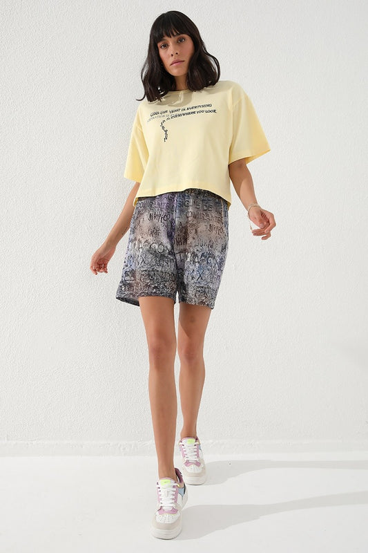 Plato Print Batik Pattern Laced Comfort Fit Bermuda Women's Shorts - 91004