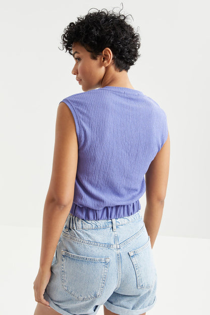 Plato O Collar Sleeveless Elastic Waist Crinkle Fabric Women's Crop Top T-Shirt - 97226