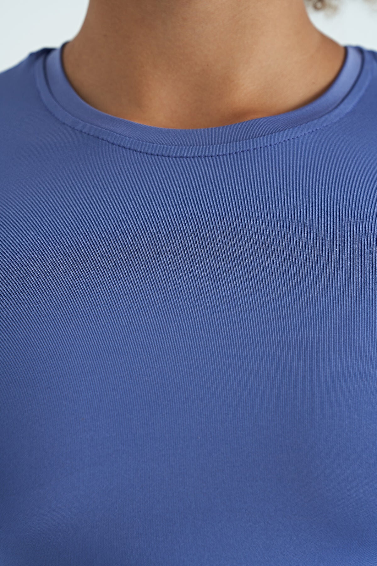 Plato Back Scoop Neck Standard Fit O Collar Women's Crop T-Shirt - 97265