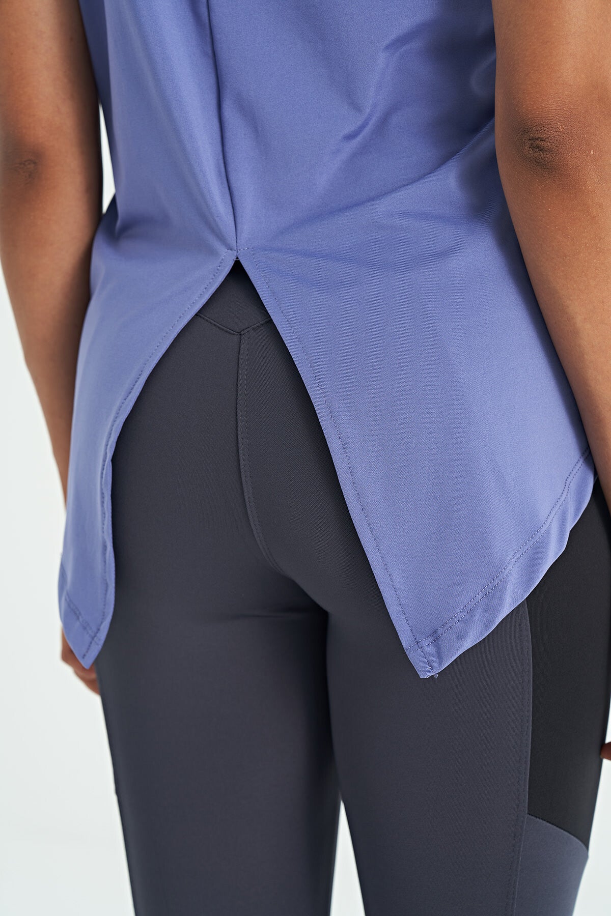 Plato Back Slit Detailed O Collar Short Sleeve Standard Fit Women's T-Shirt - 97267
