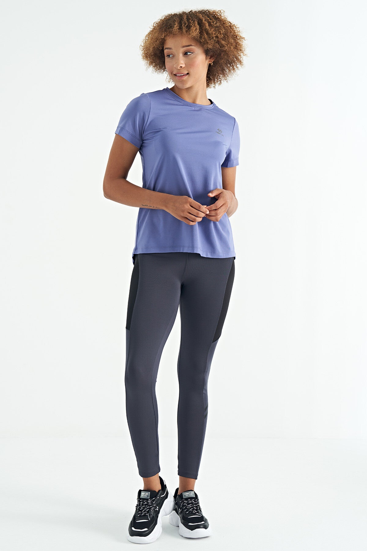 Plato Back Slit Detailed O Collar Short Sleeve Standard Fit Women's T-Shirt - 97267