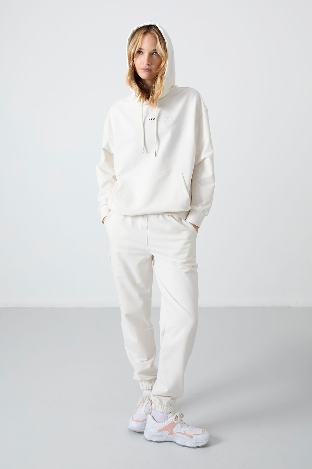 Hooded Kangaroo Pocket Oversize Elastic Cuffed Women's Tracksuit Set - 95288