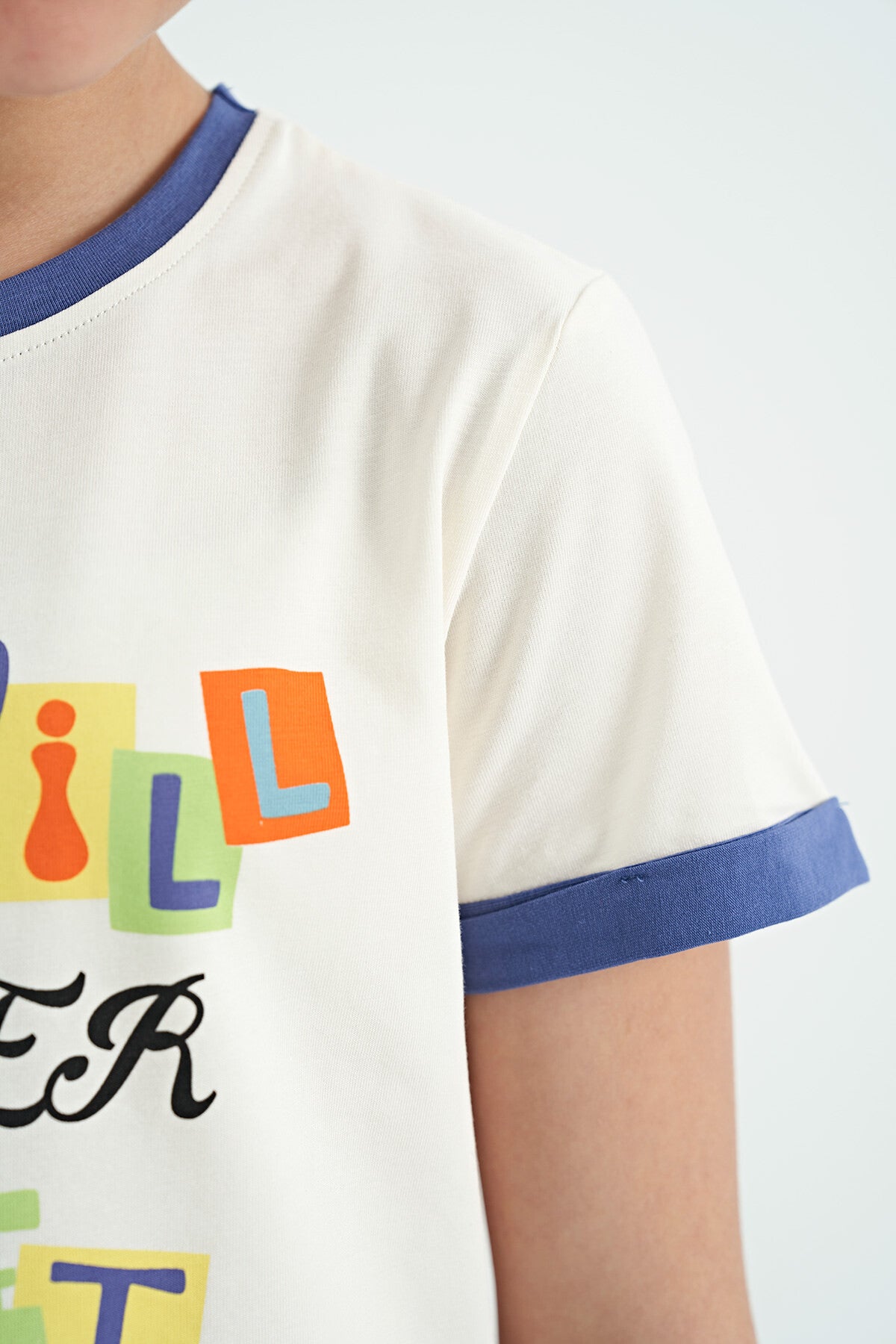 Beige Color Detailed O Collar Comfort Fit Girls T-Shirt - 75109