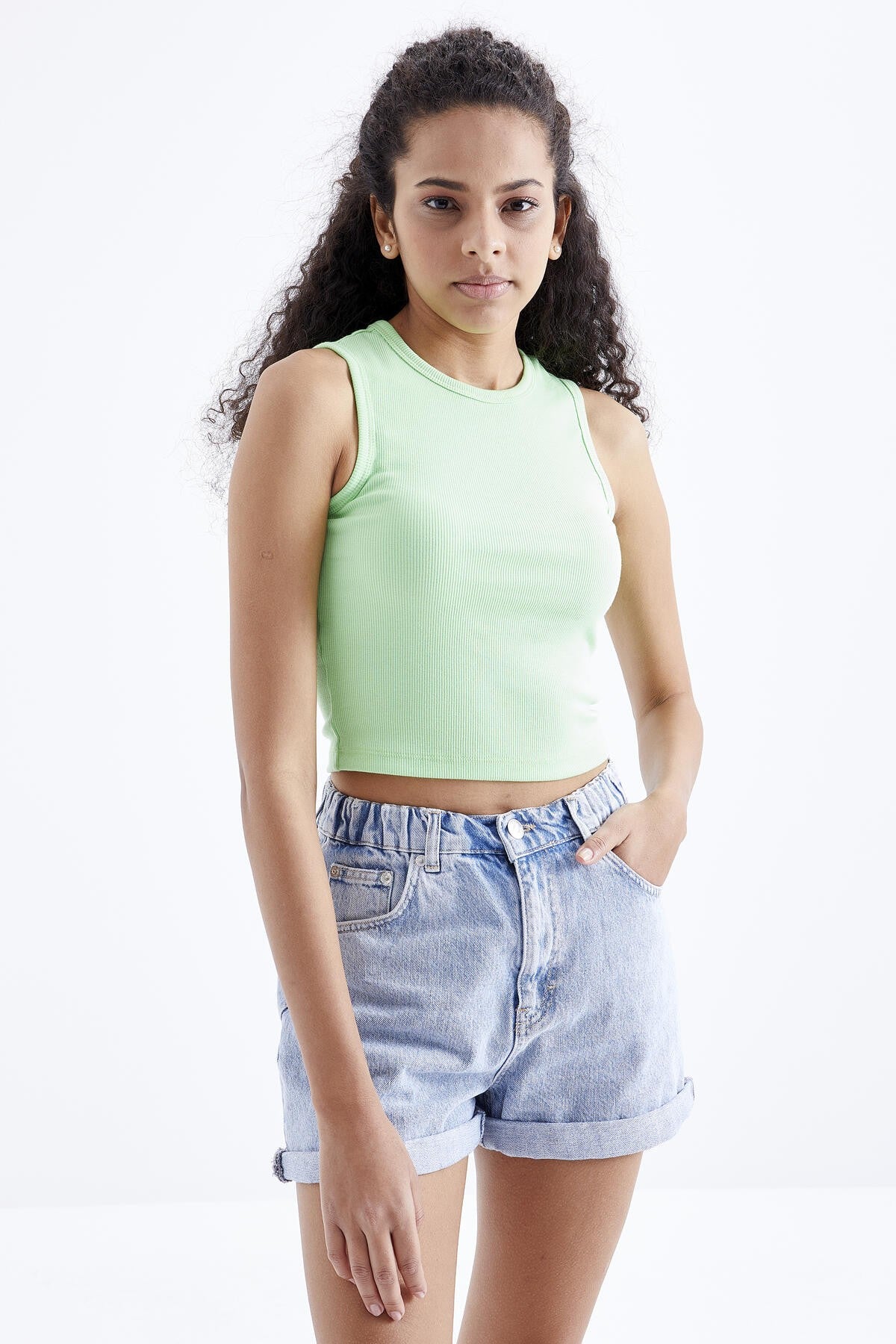 Pistachio Green Basic Sleeveless O Collar Women's Crop Top Singlet - 97204