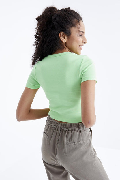Pistachio Green Basic Front Slit V Neck Women's Crop Top T-Shirt - 97206