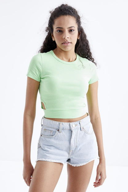 Peanut Green Basic Side Window O Collar Women's Crop Top T-Shirt - 97207