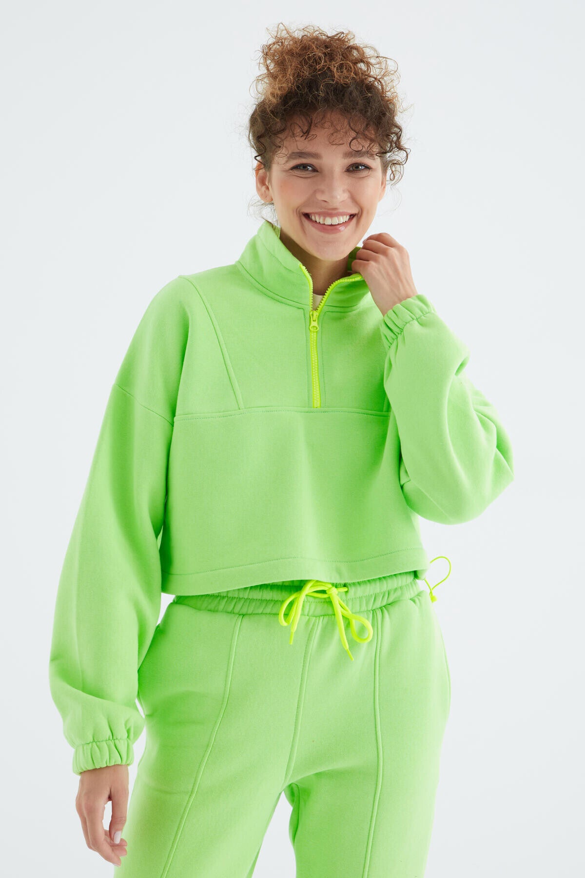 Peanut Green Low Shoulder Waist Gathered Half Length Zipper Oversized Women's Tracksuit Set - 95321
