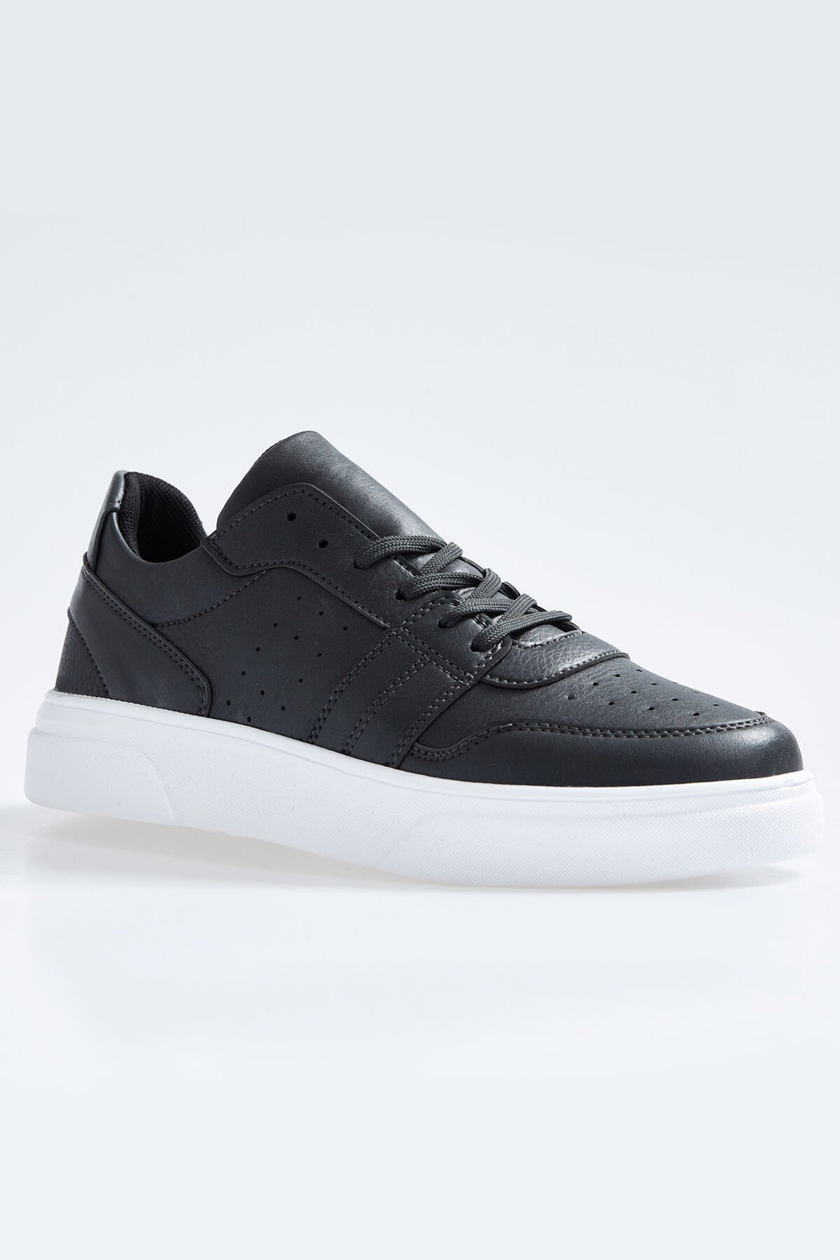 Fume Laced PU Leather with Holes for Men Sports Shoes - 89110