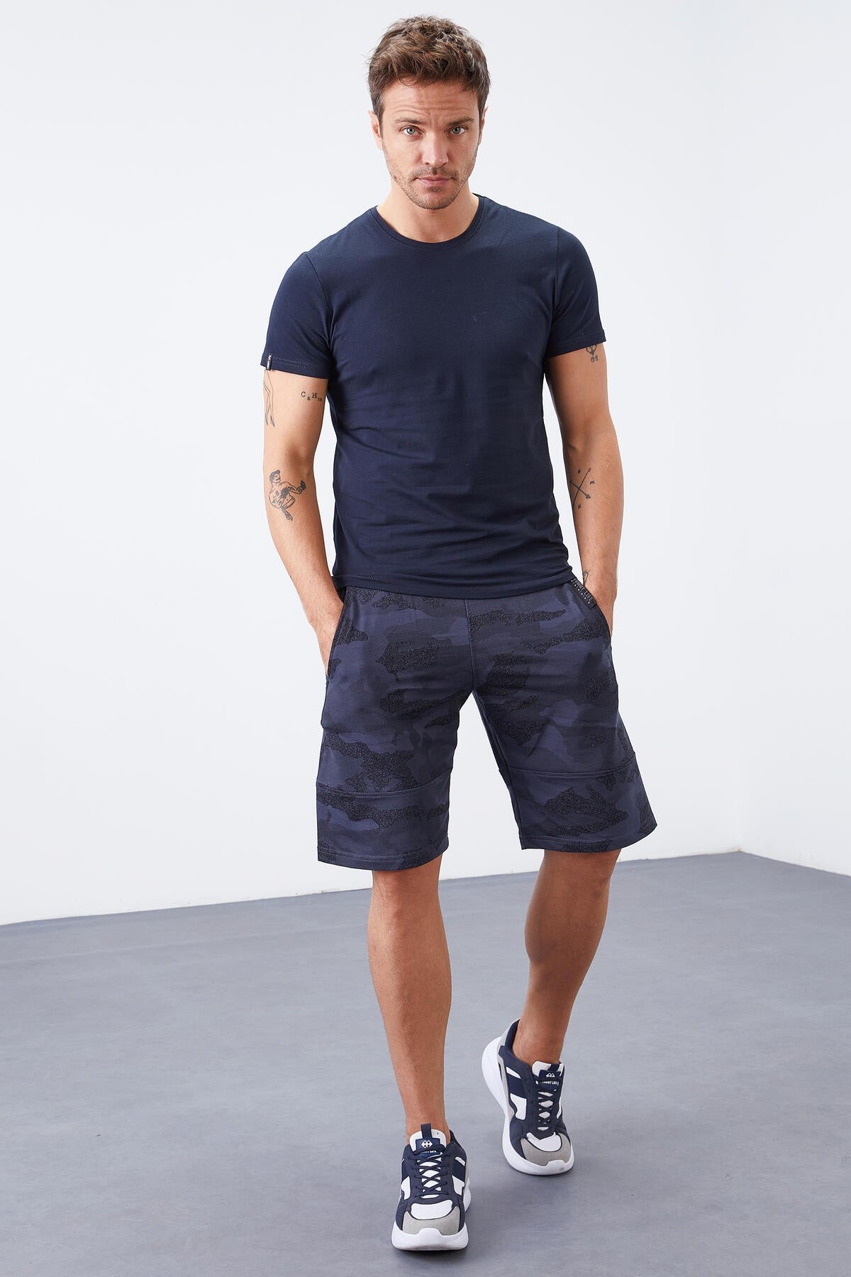 Smoke Camouflage Pattern Pocketed Standard Fit Men's Shorts - 81126