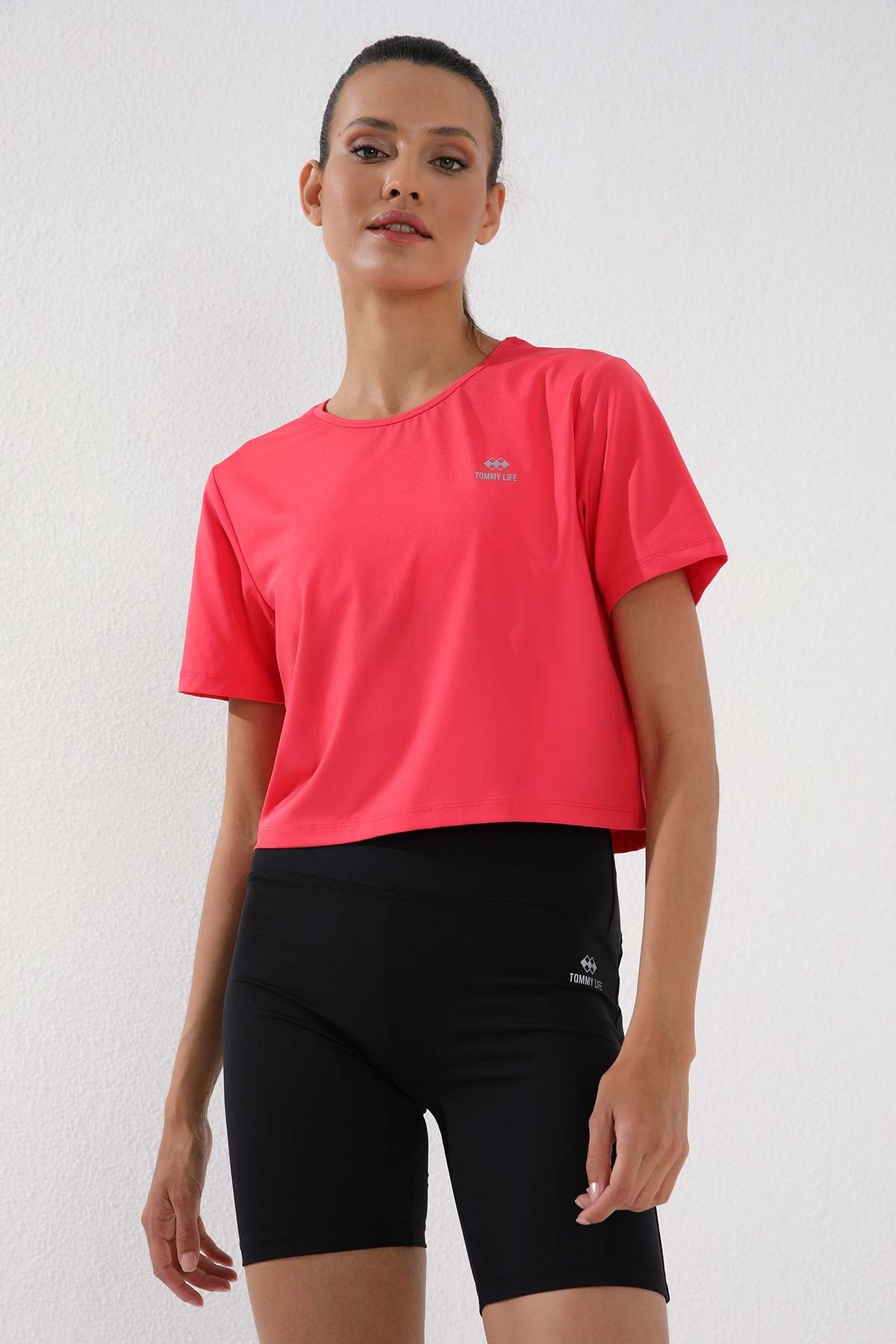 Fuchsia Basic Short Sleeve Standard Fit O Neck Women's Crop Top T-Shirt - 97143