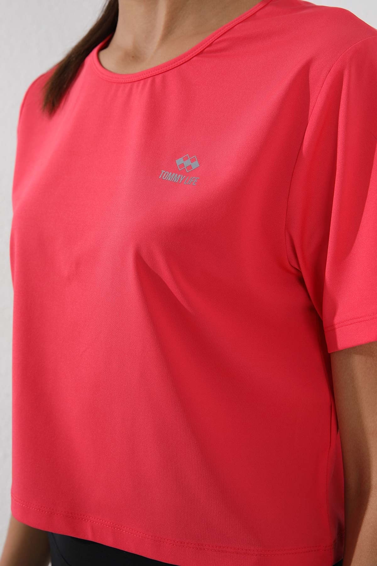 Fuchsia Basic Short Sleeve Standard Fit O Neck Women's Crop Top T-Shirt - 97143