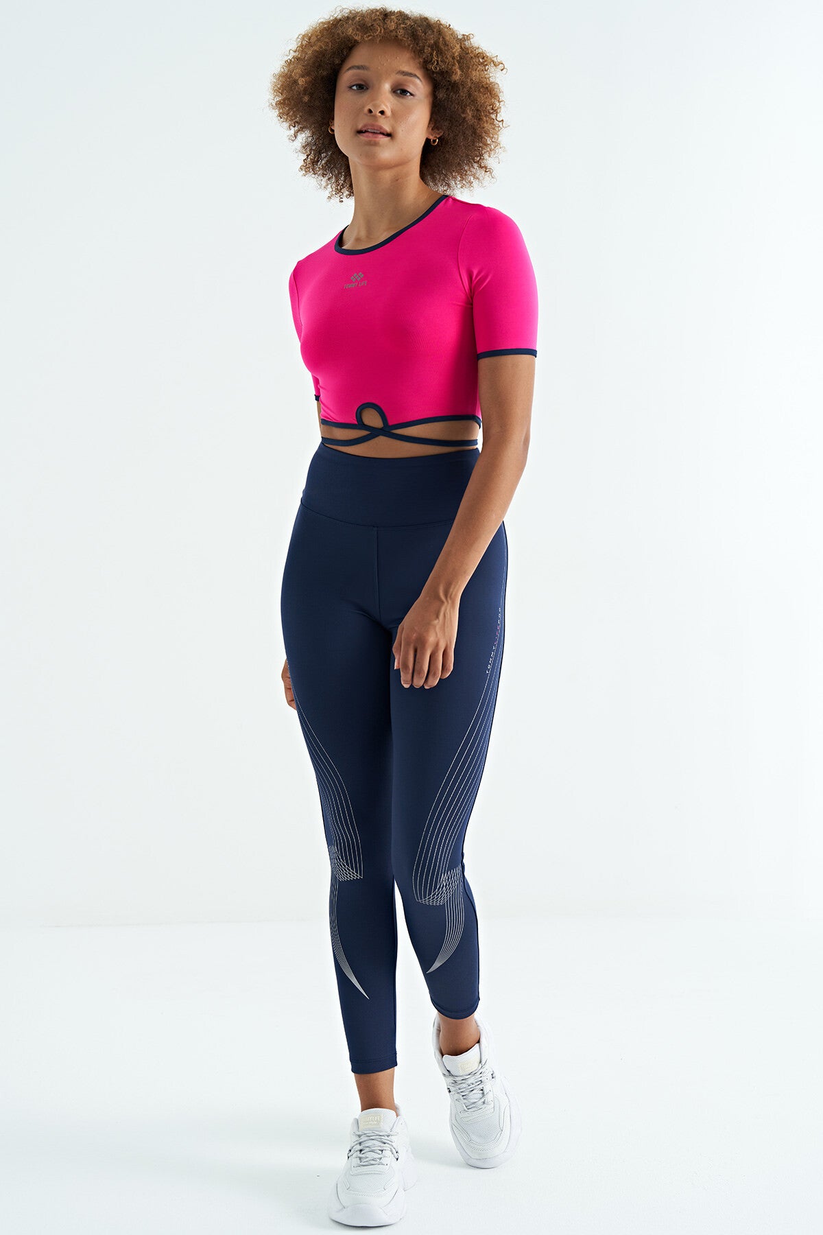 Fuchsia Tie-Waist Detailed O Neck Standard Cut Diving Fabric Women's Crop T-Shirt - 97266