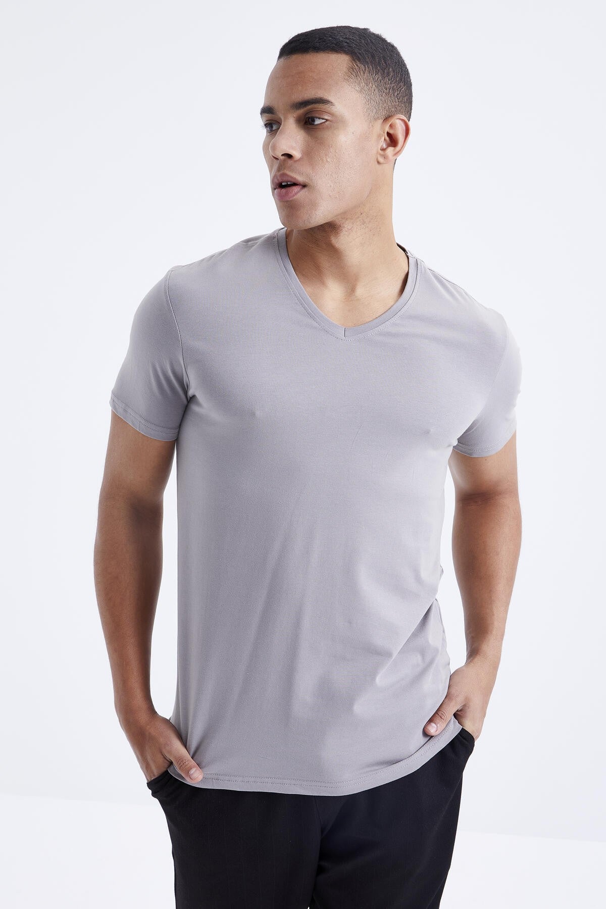 Gri Basic Short Sleeve Standard Fit V Neck Men's T-Shirt - 87912