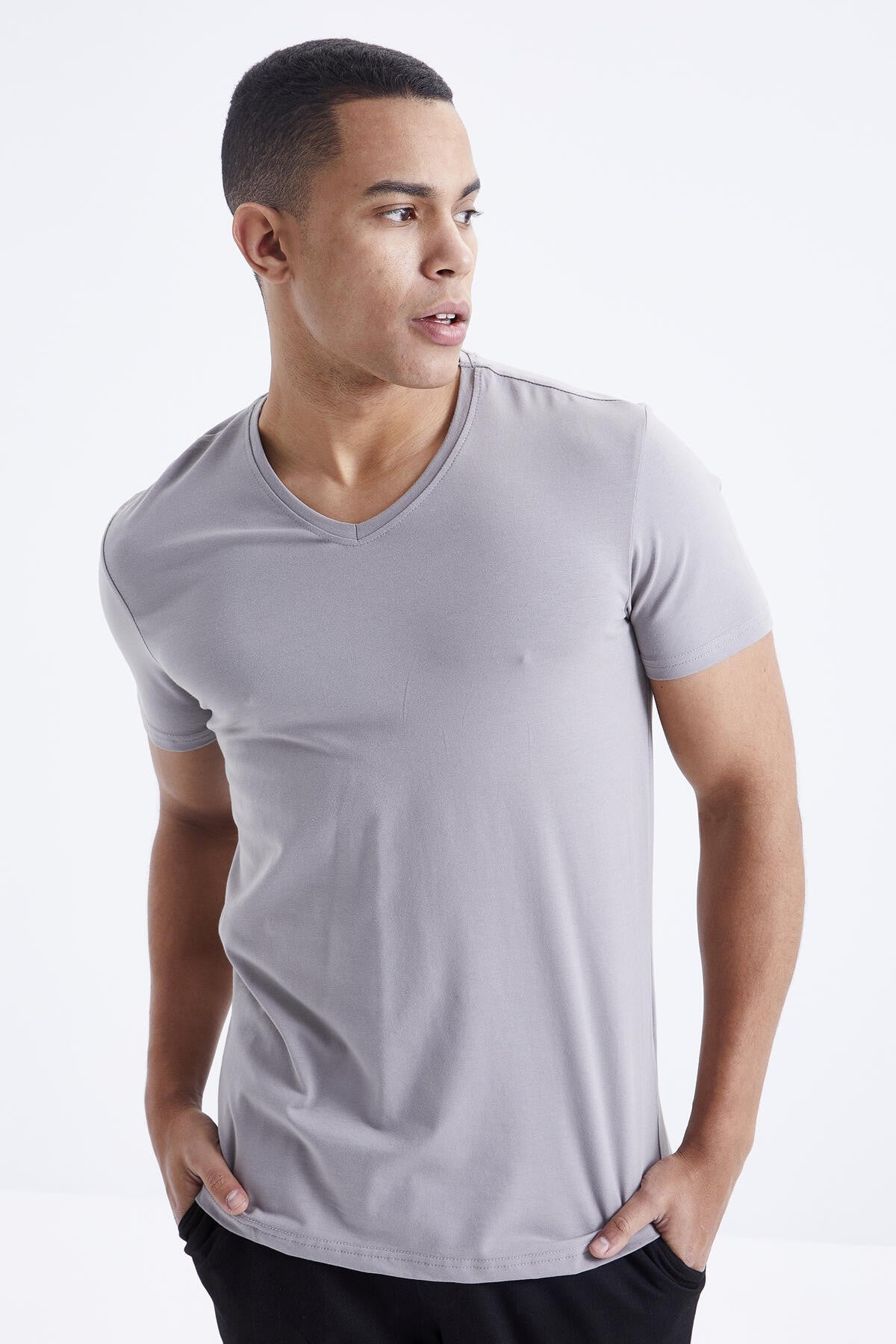 Gri Basic Short Sleeve Standard Fit V Neck Men's T-Shirt - 87912