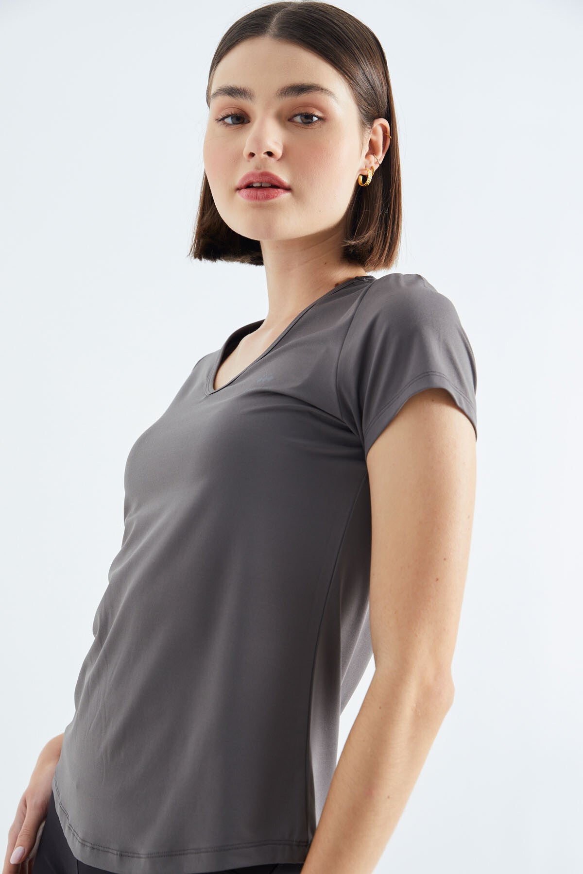 Basic Short Sleeve Standard Fit V-Neck Women's T-Shirt - 97145