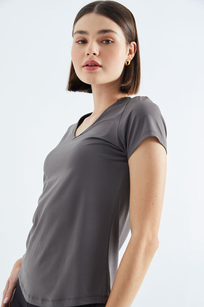 Basic Short Sleeve Standard Fit V-Neck Women's T-Shirt - 97145