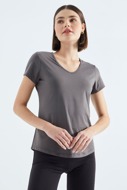 Basic Short Sleeve Standard Fit V-Neck Women's T-Shirt - 97145