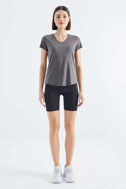 Basic Short Sleeve Standard Fit V-Neck Women's T-Shirt - 97145