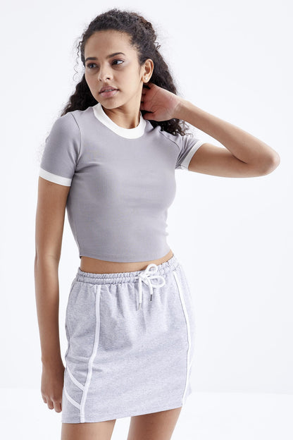 Basic Crew Neck Detailed O Collar Women's Crop Top T-Shirt - 97200