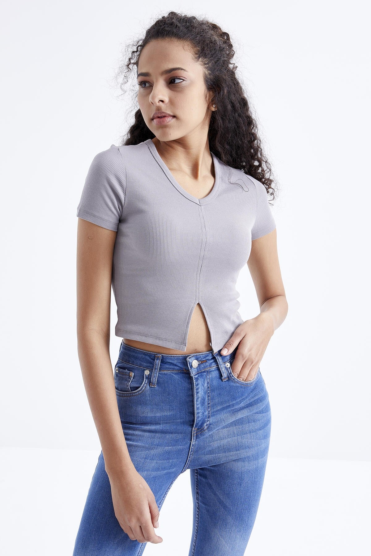 Gri Basic Front Slit V Neck Women's Crop Top T-Shirt - 97206