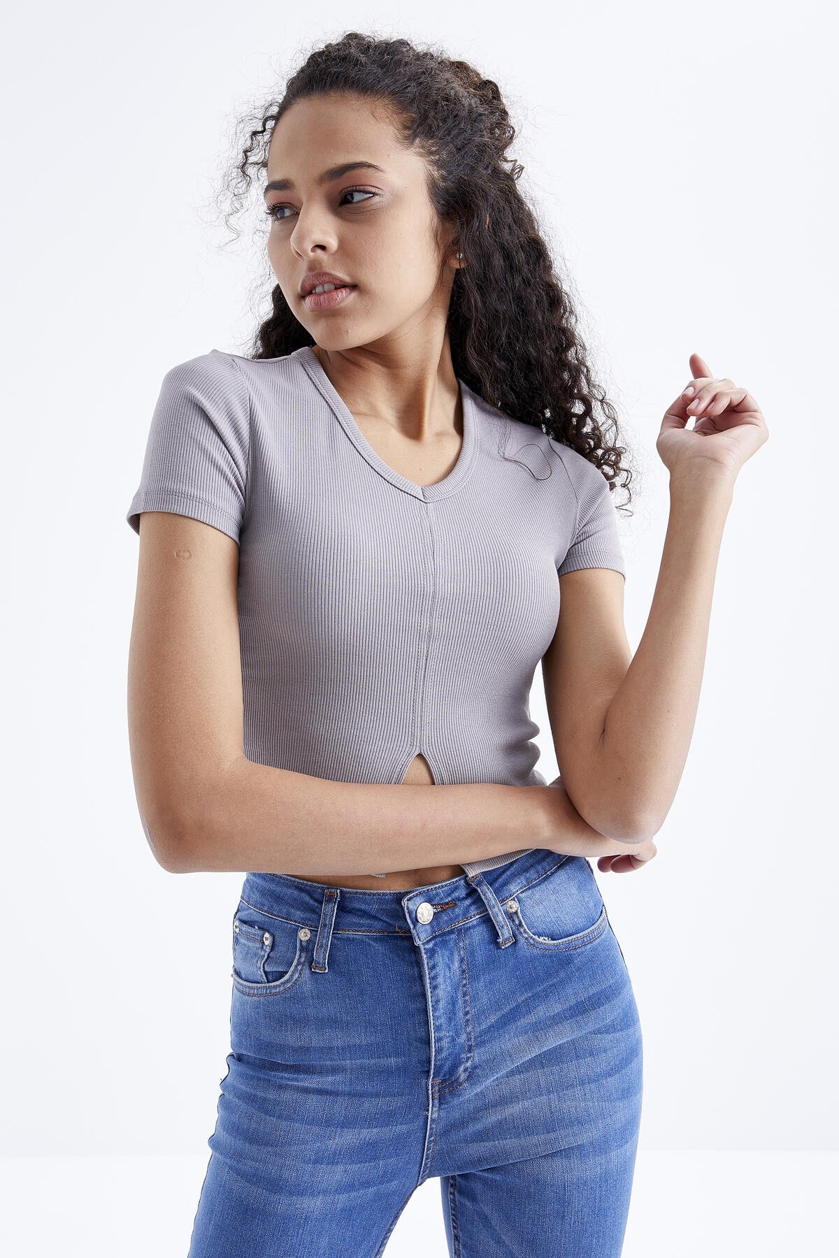 Gri Basic Front Slit V Neck Women's Crop Top T-Shirt - 97206