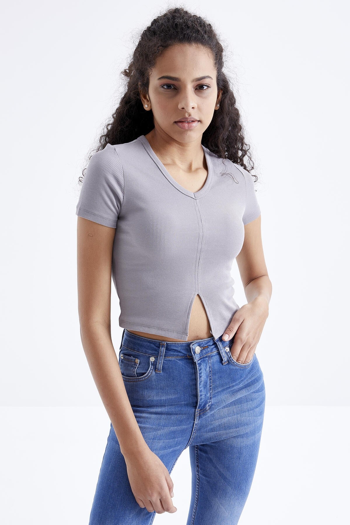 Gri Basic Front Slit V Neck Women's Crop Top T-Shirt - 97206