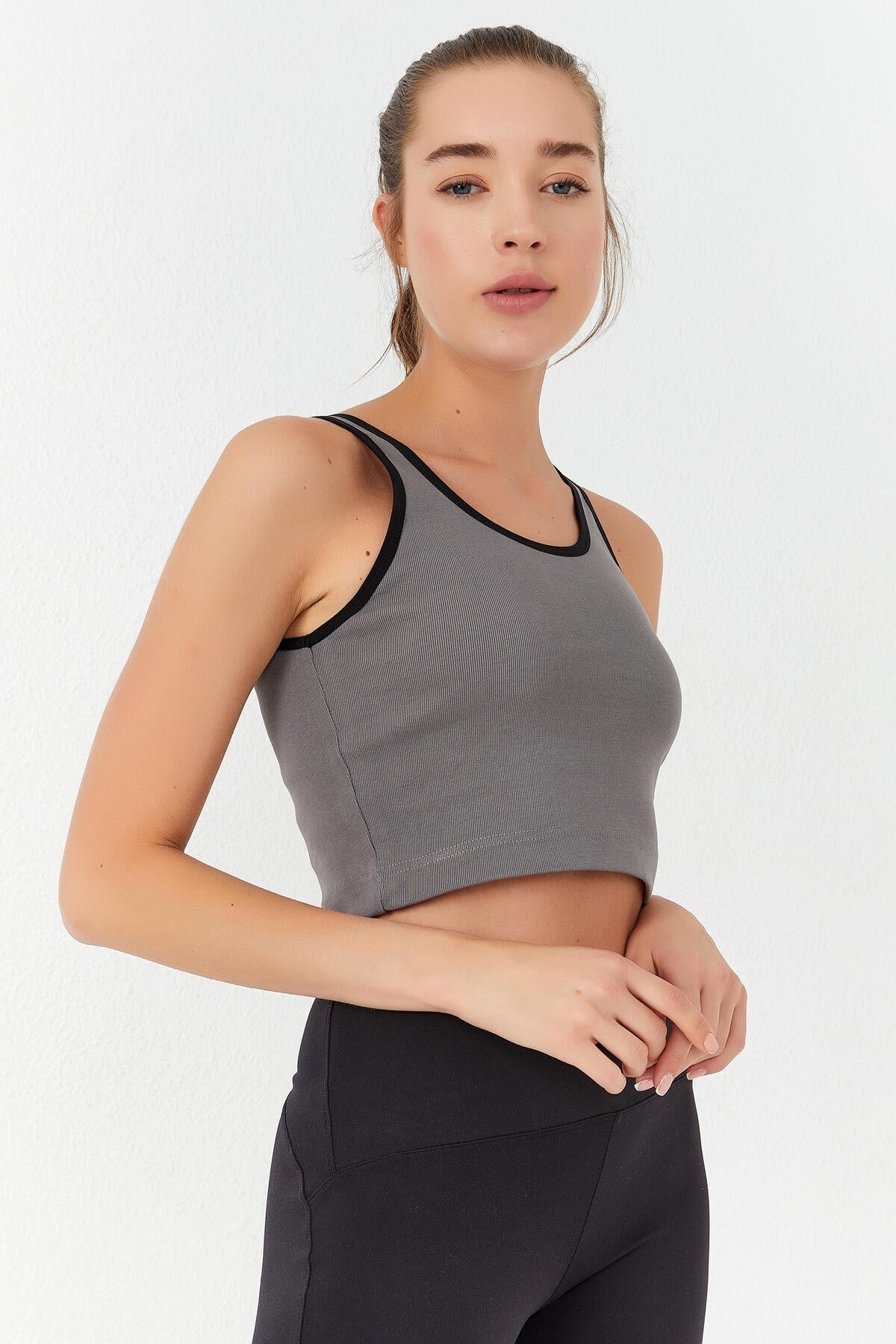 Gri Basic Zero Sleeve Narrow Fit U Neck Women's Crop Top Singlet - 97162
