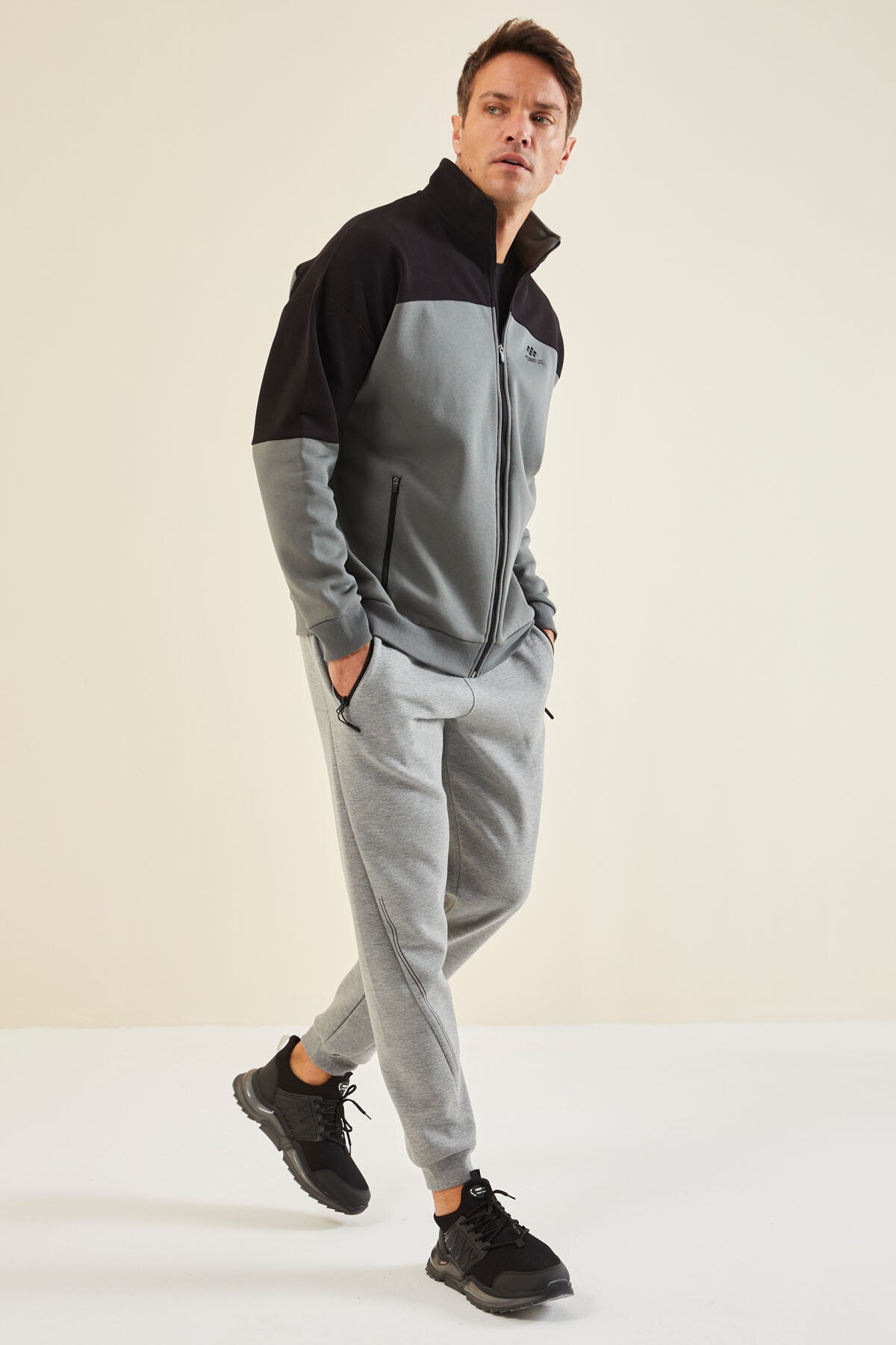 Grey Melange Laced Men's Tracksuit Bottom - 82110