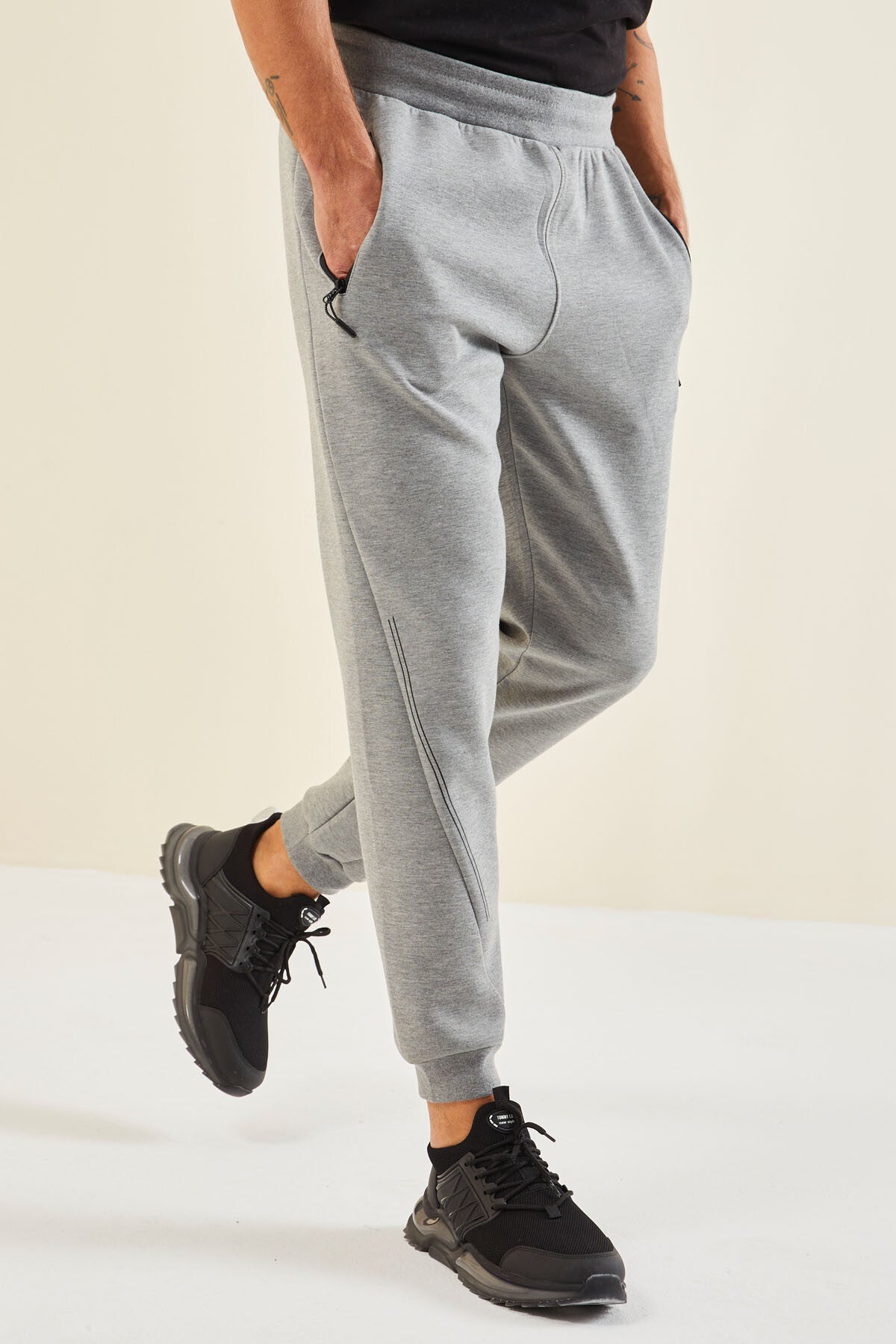 Grey Melange Laced Men's Tracksuit Bottom - 82110