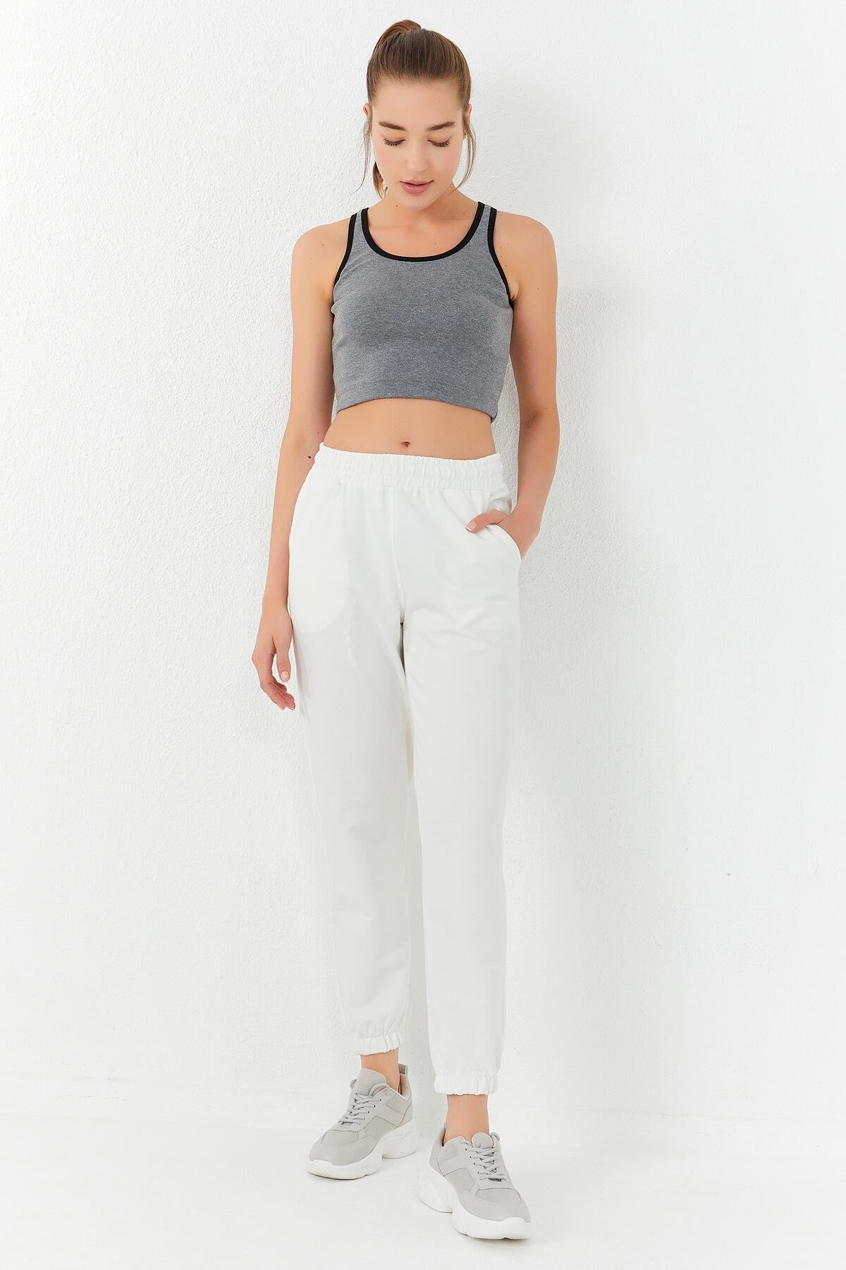 Grey Melange Basic Zero Sleeve Narrow Fit U Collar Women's Crop Top Singlet - 97162